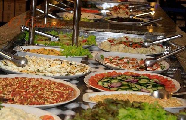 Almoce no Casarão: Crédito no Buffet do Almoço e Mesa de Sobremesas, de R$25 por R$20. Válido para Sábados, Domingos e Feriados!