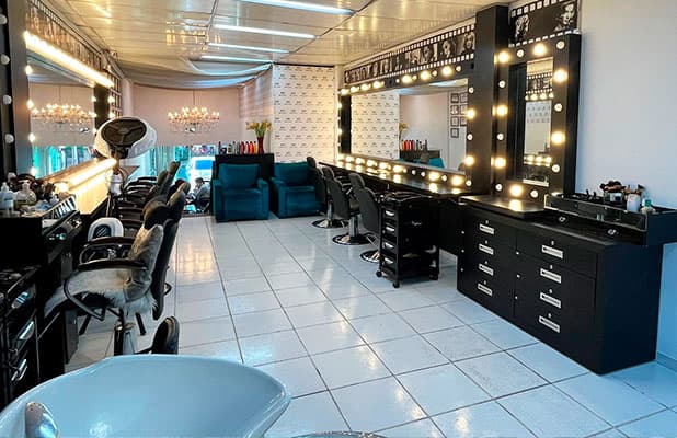 MP Beauty & Bar: Maquiagem com Penteado ou Escova Modelada, de R$289 por R$149,90!