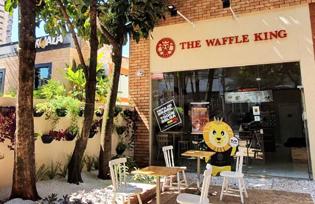 The Waffle King (R. Belo Horizonte): Combo Rei Leo 1 com Waffle Salgado + Waffle Doce + Bebida, de R$44,90 por R$33,50. Refeição Completa e Sabor Incomparável!
