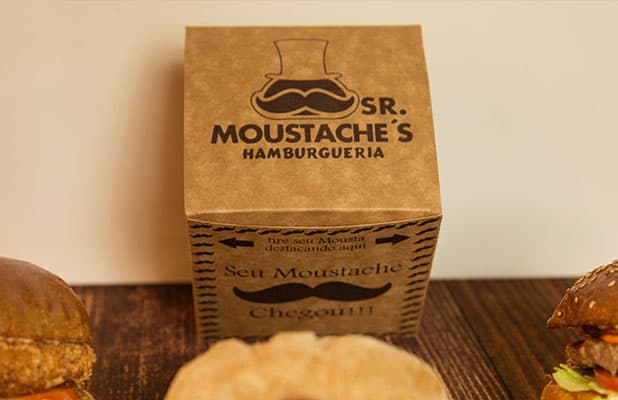 Sr. Moustache's: Mousta Chicken com Delicioso Steak Artesanal de Frango, Alface e Tomate, de R$22,90 por R$18,20. Você Tem Que Experimentar!