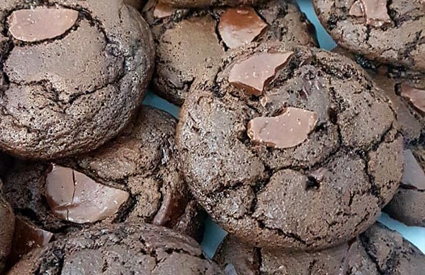 12 Cookies Fit Artesanais de Chocolate 53%, Açúcar Mascavo e Zero Farinha de Trigo do Fit Garden, de R$60 por R$36!