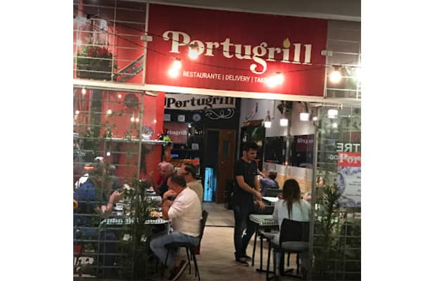 Portugrill: Galeto Inteiro na Brasa (1 kg) + Batata Frita ou Cozida + Arroz + Salada, de R$79,90 por R$63,90. Experimente!