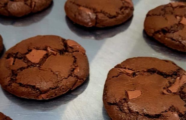 12 Cookies Fit Artesanais de Chocolate 53%, Açúcar Mascavo e Zero Farinha de Trigo do Fit Garden, de R$60 por R$36!