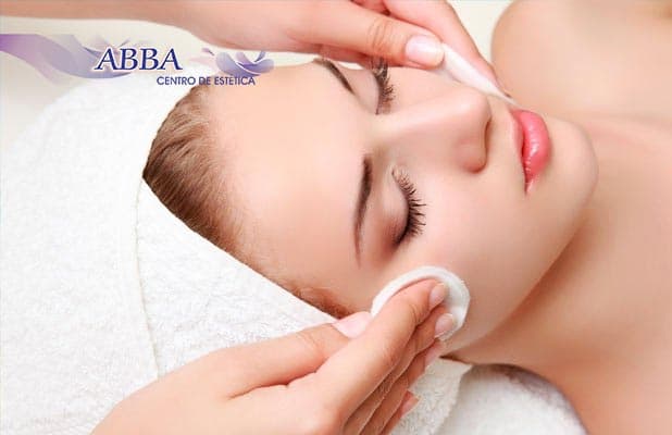 Abba: Tratamento Facial Completo com Peeling de Diamante, Máscara Tensora e Massagem Facial, de R$95 por R$43. Qualidade e Ótimo Atendimento!