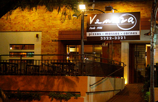 Foto da fachada do Restaurante Veneza Pizza e Cozinha em Londrina