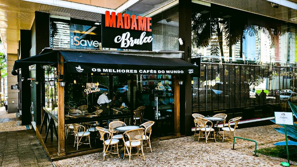 Foto da fachada do Restaurante Madame Brulee em Londrina