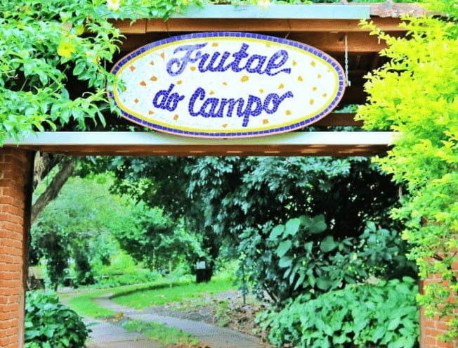 fachada de tijolos restaurante rural frutal do campo em londrina