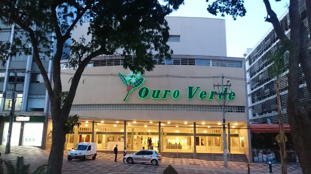 Foto da fachada de Cine Teatro Ouro Verde em Londrina