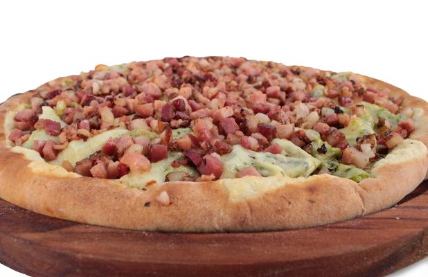 Pizza 8 Fatias em 6 Opções com Borda Recheada p/ Delivery ou Retirada: Mão  na Massa Pizzaria Londrina - Cidade Oferta