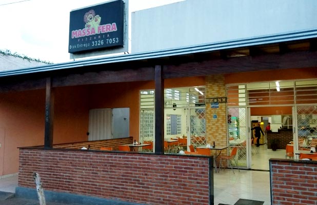 PIZZARIA E CASA DE MASSAS LAZANHETE, Londrina - Comentários de Restaurantes  & Fotos